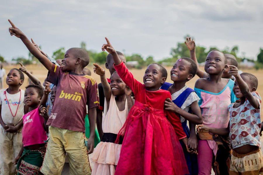 EduCannotWait's tweet photo. Chaque enfant a le droit à l’éducation, indépendamment de son origine ethnique, son genre, sa religion, sa langue, ses capacités et de tout autre statut.
RT si vous êtes d’accord: #ÉducationSansDélai pour chaque enfant!

@UN @BelgiumMFA @EU_Partnerships
👉https://t.co/2DEwaBnJhq https://t.co/N8lNOwfyxB