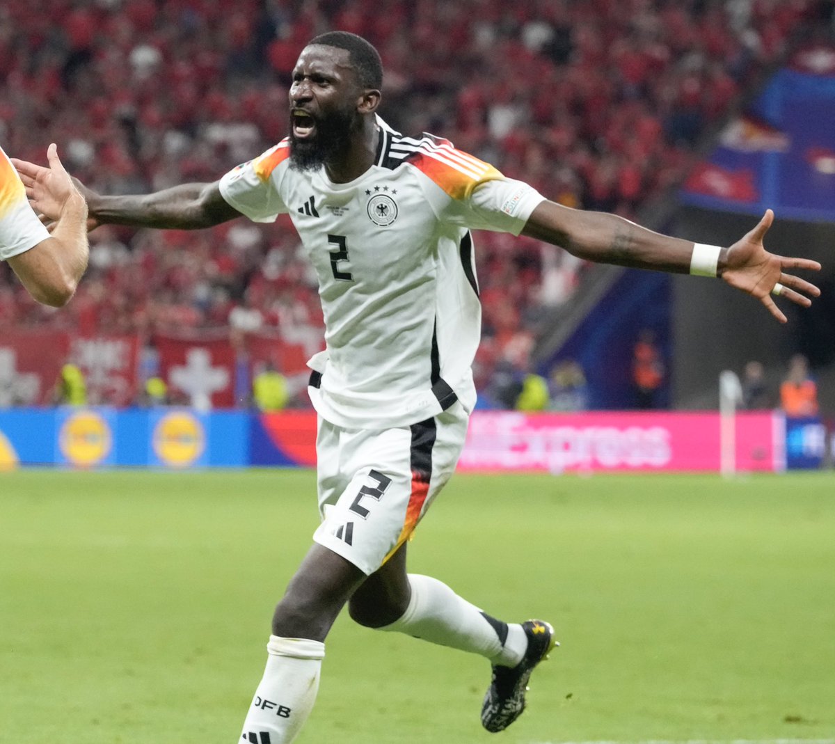 Florian Plettenberg tweet media