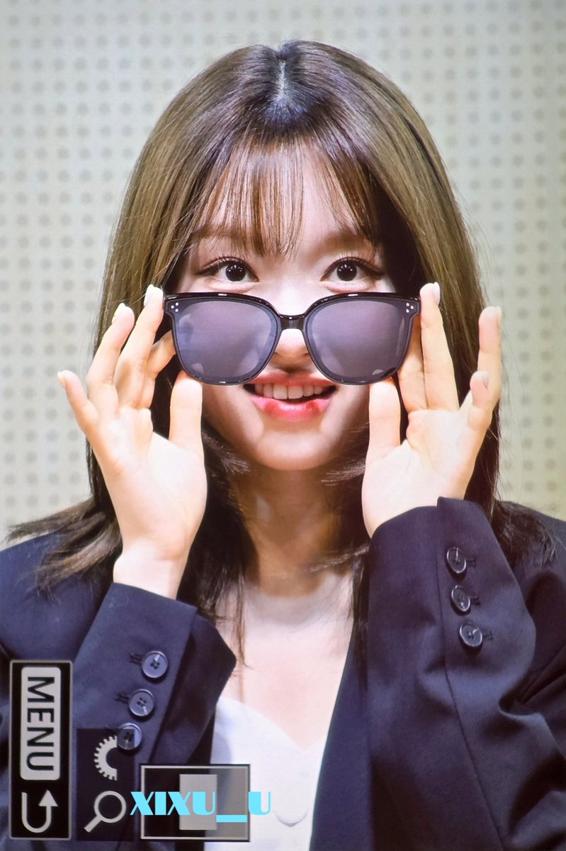 240629 🩵🤵‍♀️

멋쟁이 공주님