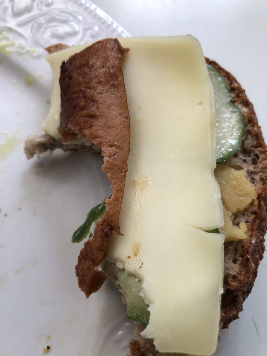 <a href="/DieMilitante/">Die Militante Veganerin</a> Dieses Frühstücksbrötchen bekommt mehr likes als dein Post.