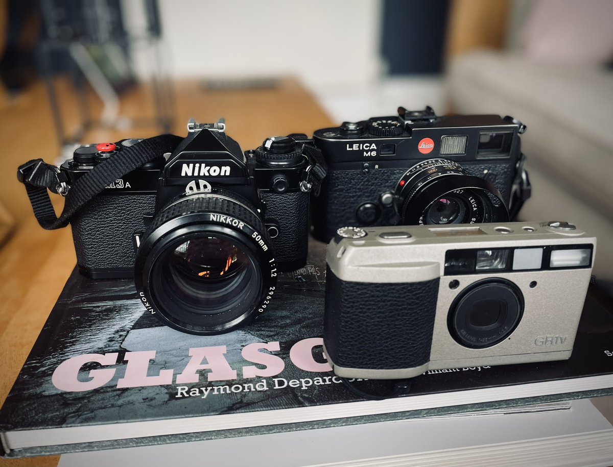 Niche tweet .This morning has been about Coffee and putting 35mm film in these. Some of my most treasured personal photographs have been taken with these. Not used them in over 3 years. Going to now tho 😀#35mm