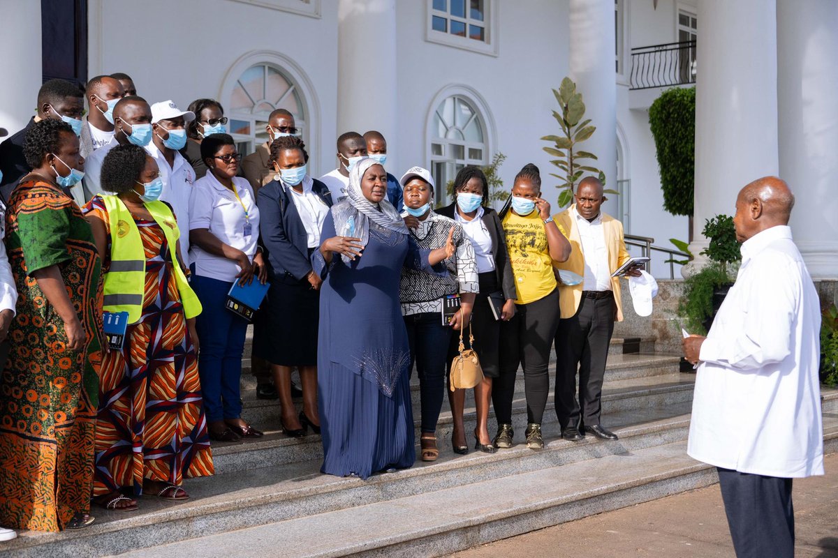 ChiefMuzzukulu's tweet photo. Yesterday, I led a team of @onc_nrm coordinators and technical staff to meet our Jajja H.E President @KagutaMuseveni. We discussed a wide range of issues including strengthening the anti-poverty campaign and empowering bazzukulu. I thank H.E President Museveni for his guidance. https://t.co/BKM1iTMe2A