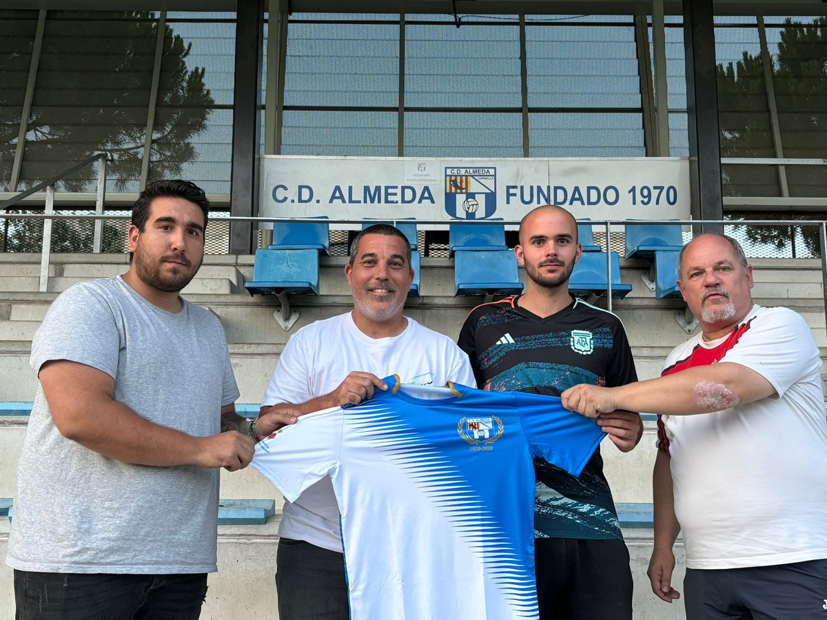 🗣️Damos la bienvenida al club al nuevo mister Jorge Gonzalez y su segundo Luis Allué.

🔝 Con 3 ascensos en 4 temporadas la pasada campaña realizaron un gran curso en  la Penya Barcelonista Barcino donde consiguieron un meritorio séptimo puesto.

⚪🔵 Bienvenido a tu casa.