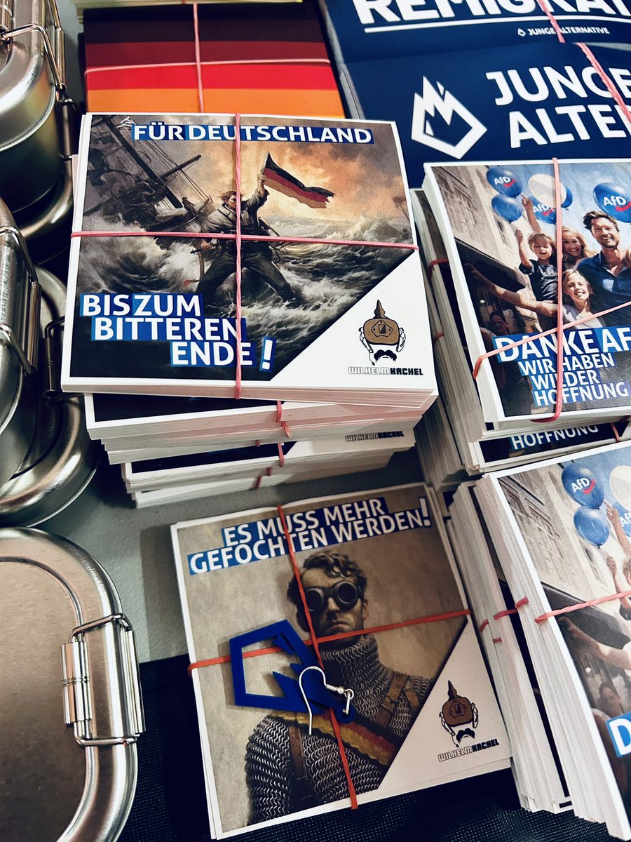 Stand der Jungen Alternativen auf dem #AfDBPT24 #AfDBundesparteitag in Essen: Rassismus, Sylt und Solidarität mit Krah und Helferich (“das freundliche Gesicht des NS”)