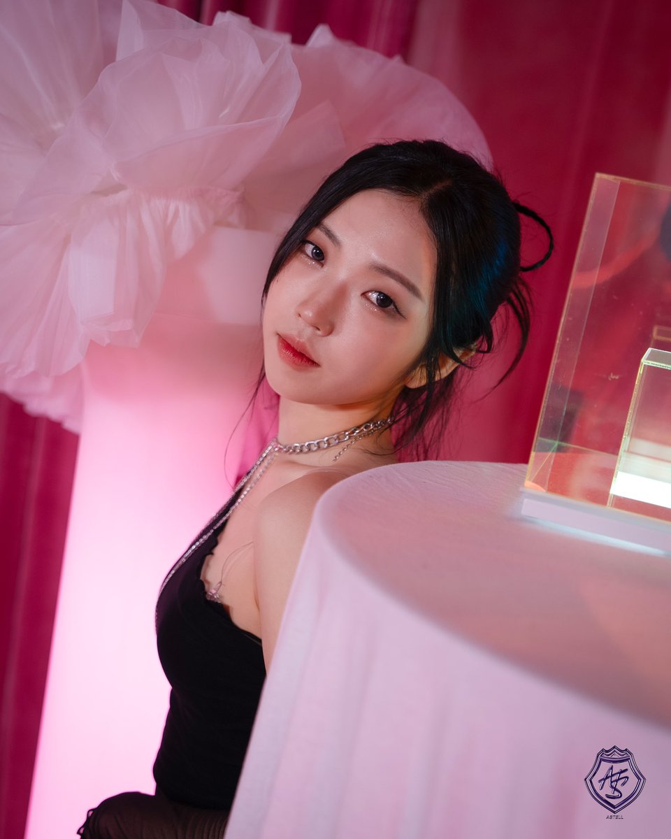 ASTELL_official's tweet photo. Astell 아스텔
Concept photo [LYNEE]
⠀
𝟭𝘀𝘁 𝗦𝗶𝗻𝗴𝗹𝗲 𝗔𝗹𝗯𝘂𝗺 ‘𝗜𝗦𝗟𝗔𝗡𝗗'

📌2024.07.09

#아스텔 #astell #island #아일랜드 #별찌 #아이노 #리니 #마리나 #byeoljji #iknow #lynee #marina https://t.co/rm2BKdQrp6