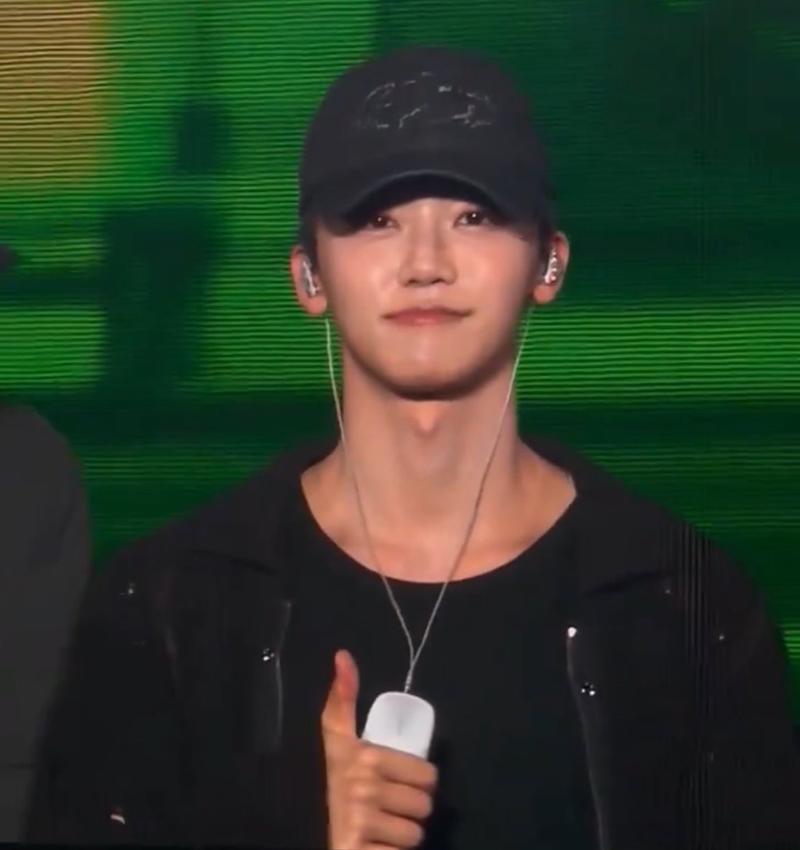 813 (@hc1bae) on Twitter photo 