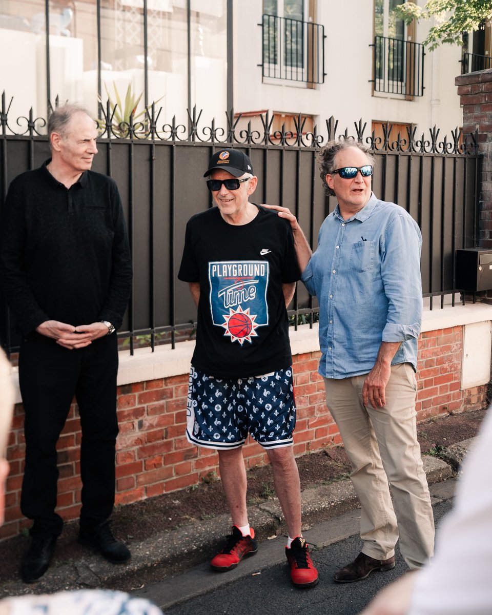 Benji_Pham's tweet image. Merci @PChatou @georgeeddy2 @VilledeChatou @PlaygroundTime  @herve_dubuisson pour l'expo photo et la projection du documentaire "The White Man Who Jumps Above Buildings".

Avec une belle discussion menée par George et des échanges touchants avec Monsieur Hervé Dubuisson.