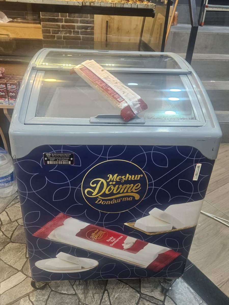 mmustafauzun's tweet image. Siyonistlere kan dökme teşviği veren Algida isimli dondurma firması boykottan feci etkilendi ve bugünlerde logosunu gizleyerek milleti kandırmaya çalışıyor.

Buyrun firmanın tanıtımını da yapayım ki görünce elimiz kana bulanmış gibi almaktan vazgeçelim.