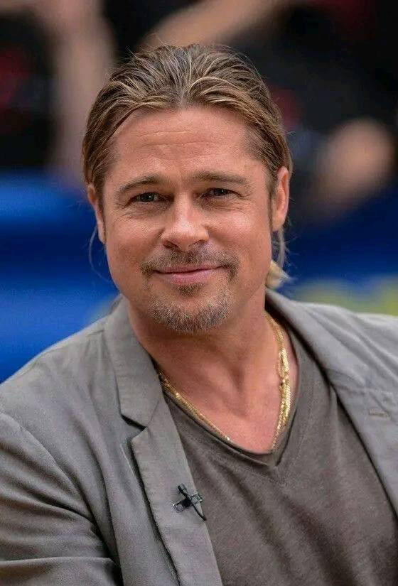 FriendsBrad's tweet photo. What will you do if you meet Brad Pitt for the first time? https://t.co/VPiifP5AvW