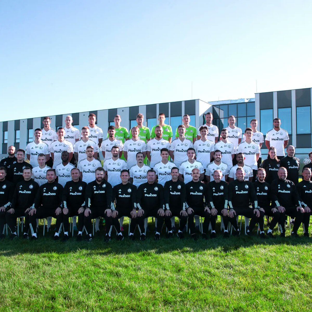 AlexTrukan's tweet photo. Thank you Legia Warszawa!!!
It's been an honour to represent this special football club full of great people and history! 🔥🔝Good luck and see you in a football world🤝⚽️ Looking forward to the new challenge ahead💪🤞 https://t.co/xno1eNWCb7