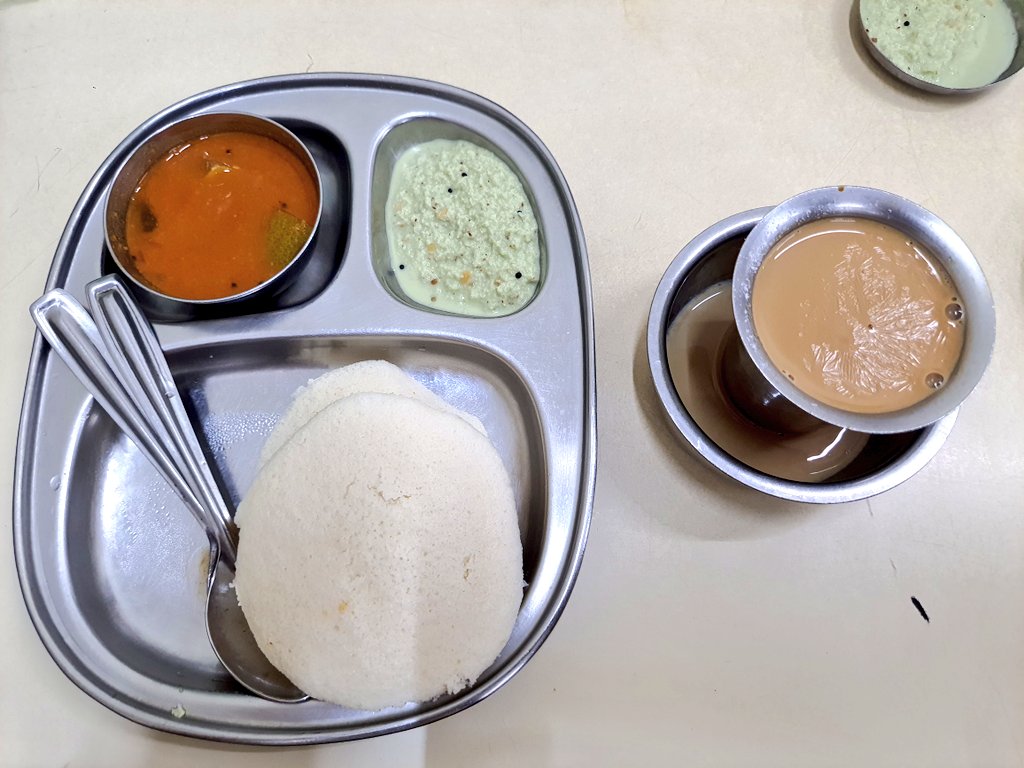Himalaytrekker's tweet photo. Had lunch at Ramashraya Matunga today ๐
Rasam Vade, Goli bajji, Idli, Mosaranna & Bisibele bhaath combo with Filter Kaapi ๐ค
Meetha-paan to conclude ๐ฟ
#Matunga #MiniTN #UdupiSpecial #TasteOfUdupi #TeamCoffee #FilterKaapi https://t.co/VeTQbJh7za