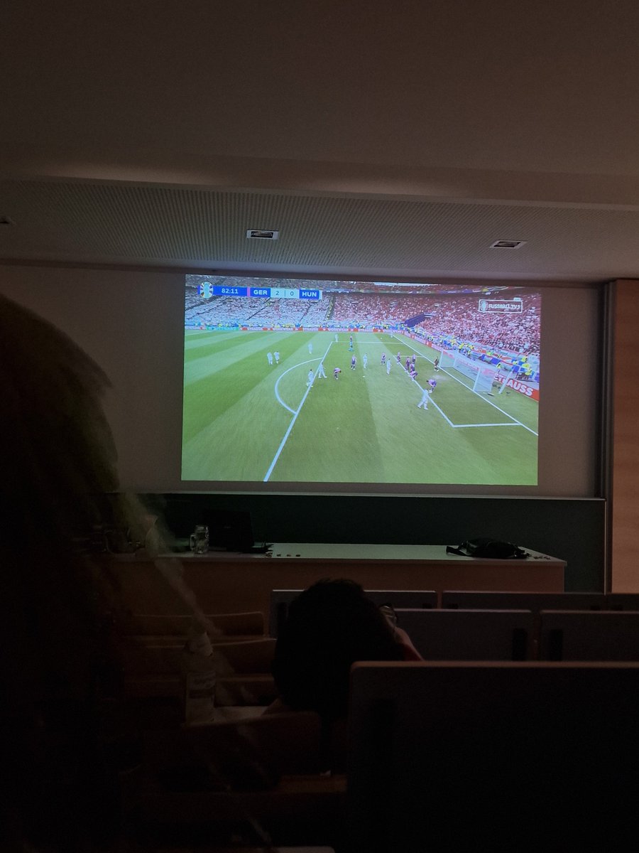 Good luck to Germany today!⚽️
Throwback, when we did public viewing in a lecture hall during the last MOST meeting.

#EM #europameisterschaft