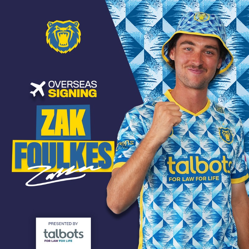 WarwickshireCCC's tweet photo. 𝗕𝗥𝗘𝗔𝗞𝗜𝗡𝗚... 𝗕𝗲𝗮𝗿𝘀 𝗯𝗼𝗹𝘀𝘁𝗲𝗿 𝗧𝟮𝟬 𝗽𝗮𝗰𝗲 𝗮𝘁𝘁𝗮𝗰𝗸 𝘄𝗶𝘁𝗵 𝗭𝗮𝗸 𝗙𝗼𝘂𝗹𝗸𝗲𝘀. ✍️

The 22-year-old will be available for the remaining six games of the @VitalityBlast group stage. 

🐻#YouBears | @TalbotsLaw