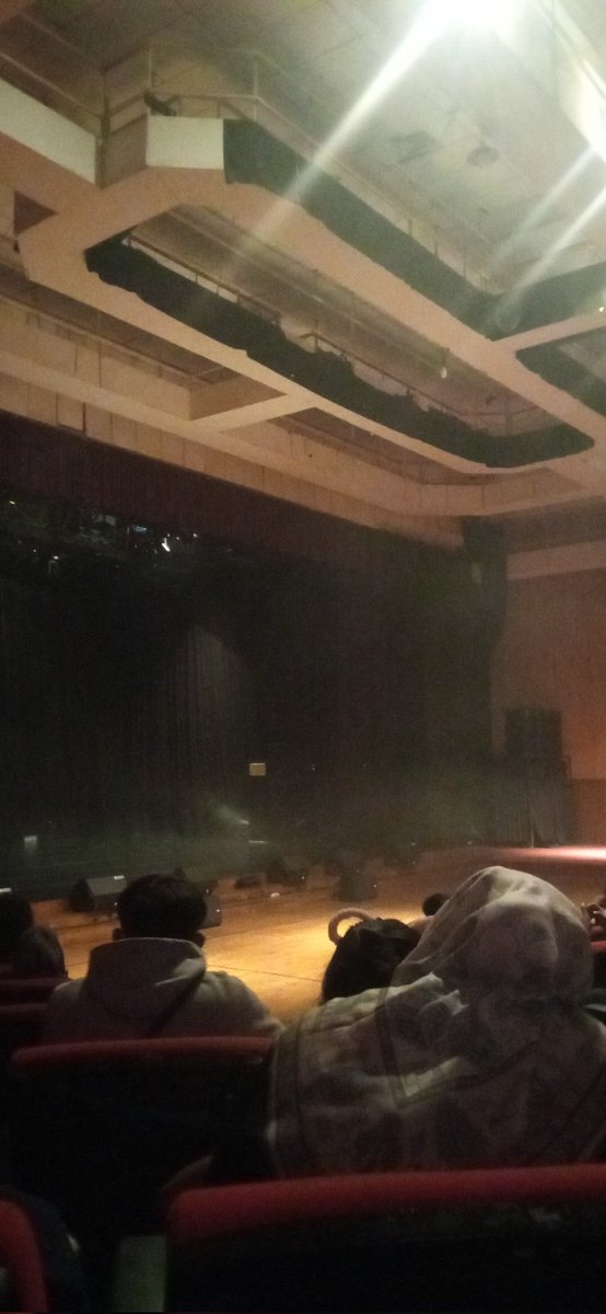 Mimin Theateran lagi akh, mana kamu <a href="/ayastrophiile/">Aya</a> ?
