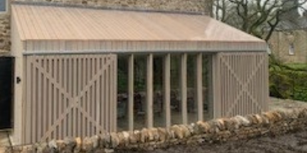 merritt_fryers's tweet image. Check out this stunning larch cladding screen our Joinery department created recently for a Barn Conversion in the Yorkshire Dales for one of our customers #barnconversions #yorkshiredales #larchcladding #wooddesign #craftmanship #joinery #merrittandfryers #skipton