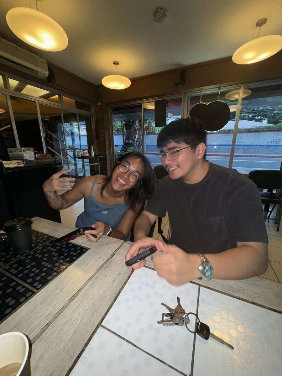 adrianlindayag's tweet photo. May nagdedate @iannvilla @_ajsison #ArNice https://t.co/FCYyHAIqa9