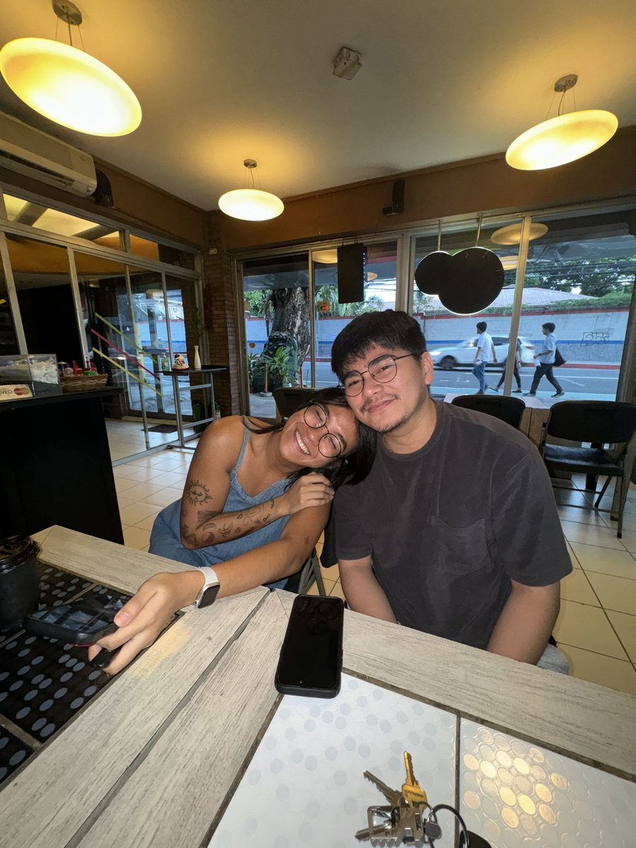 adrianlindayag's tweet photo. May nagdedate @iannvilla @_ajsison #ArNice https://t.co/FCYyHAIqa9