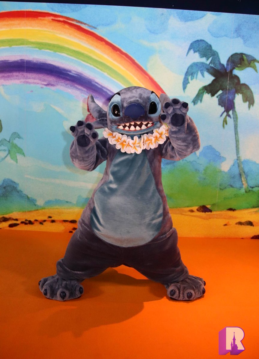 🌈 Today, Disneyland Paris celebrates diversity with special happenings throughout the operating day. We start with Stitch and his rainbow background, at Videopolis!