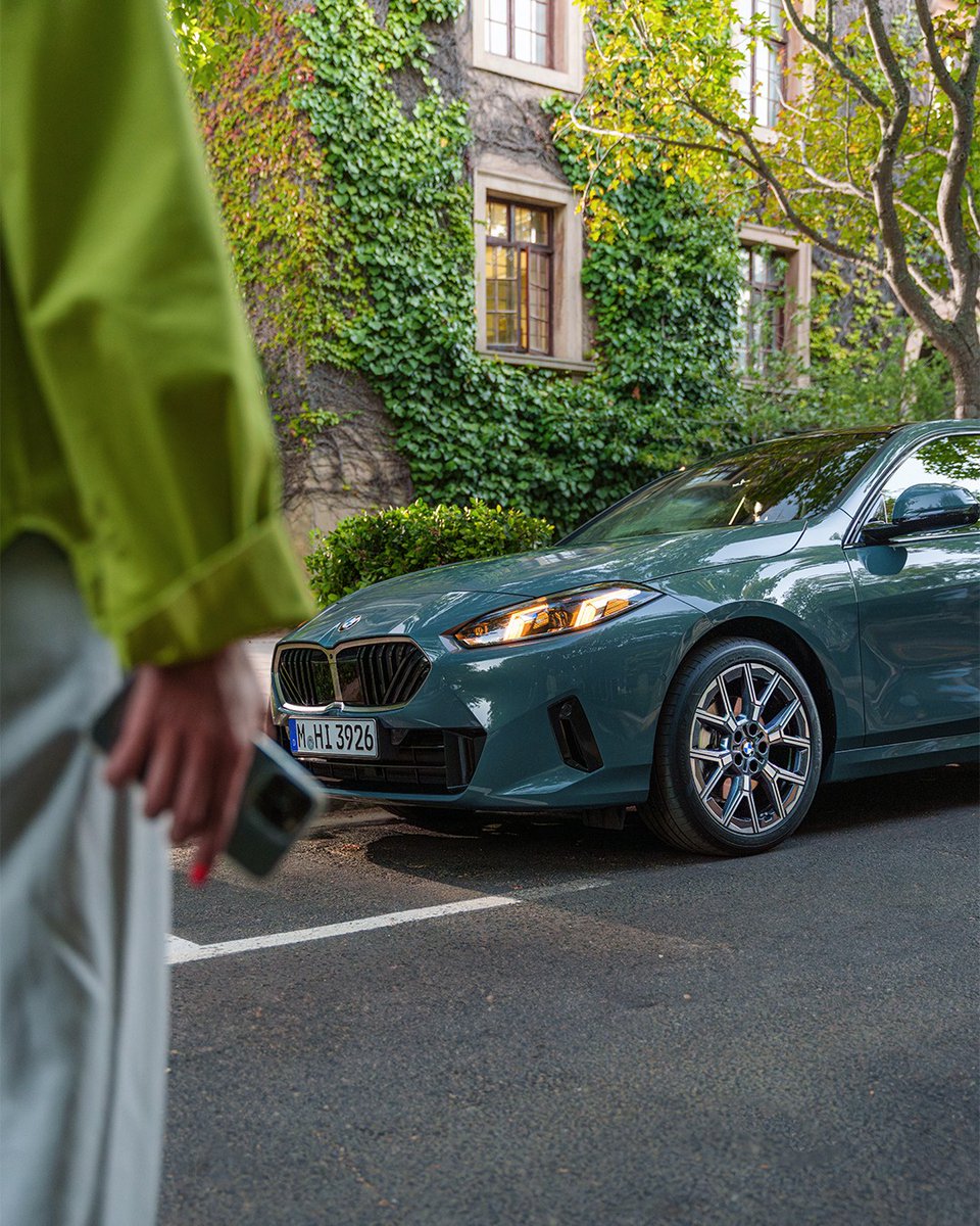 BMW's tweet image. Where city life meets driving delight.

The new BMW 120.​
#BMW #1Series #THE1 ​

Mandatory information according to german law ’Pkw-EnVKV’ based on WLTP: energy consumption combined: 6,0-5,3 l/100 km; CO₂ emissions combined: 135-121 g/km; CO2-class(es): D