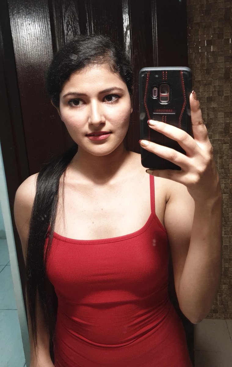 coder_ria's tweet photo. Birthday Mood🎂🥳
Greatness Ahead ✨
Big 24 

💃💅
#29june #birthday #birthdaygirl #June2024 #29june2024 #birthdaytoday #celebration #paintinred 🎶 #reddress #cake #gifts #surprises https://t.co/fourZZb78B
