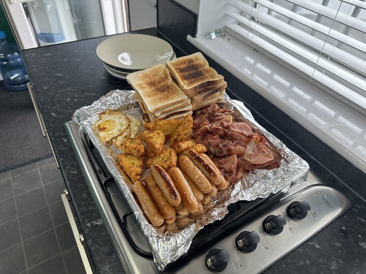 trussuk's tweet photo. Breakfast for our amazing team who are working through the weekend to get an urgent order out the door for one of our valued customers. Your hard work is appreciated!👏🏼 https://t.co/9NKOAkND9k