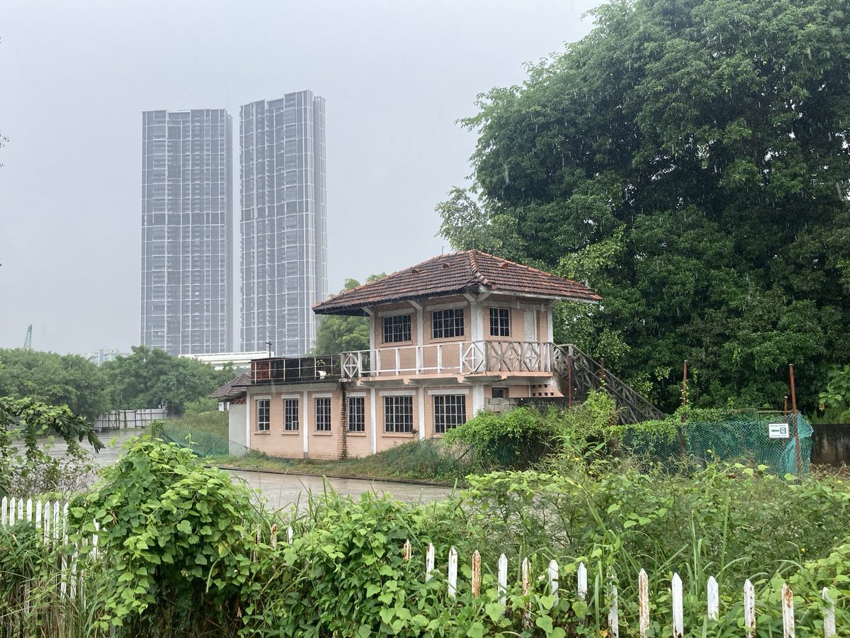 LC43's tweet image. Hello All and Happy Saturday. Walked the southern part of the old railway line from Singapore to Malaysia. Plenty of time to think of the POWs who assembled at Singapore Station, were packed into metal rice trucks and shipped off to the Thai-Burma Railway.