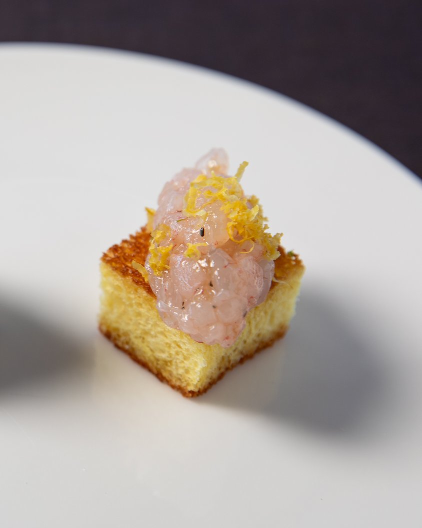 Quien ha  probado nuestros brioches saben que cada bocado es una explosión de sabores.

- brioche de atún con chocolate blanco
- brioche de gamba blanca con limón.

#LaMilla #Marbella #Restaurant #Mediterranean #Gastronomy #Food #FoodieMalaga #MalagaFood