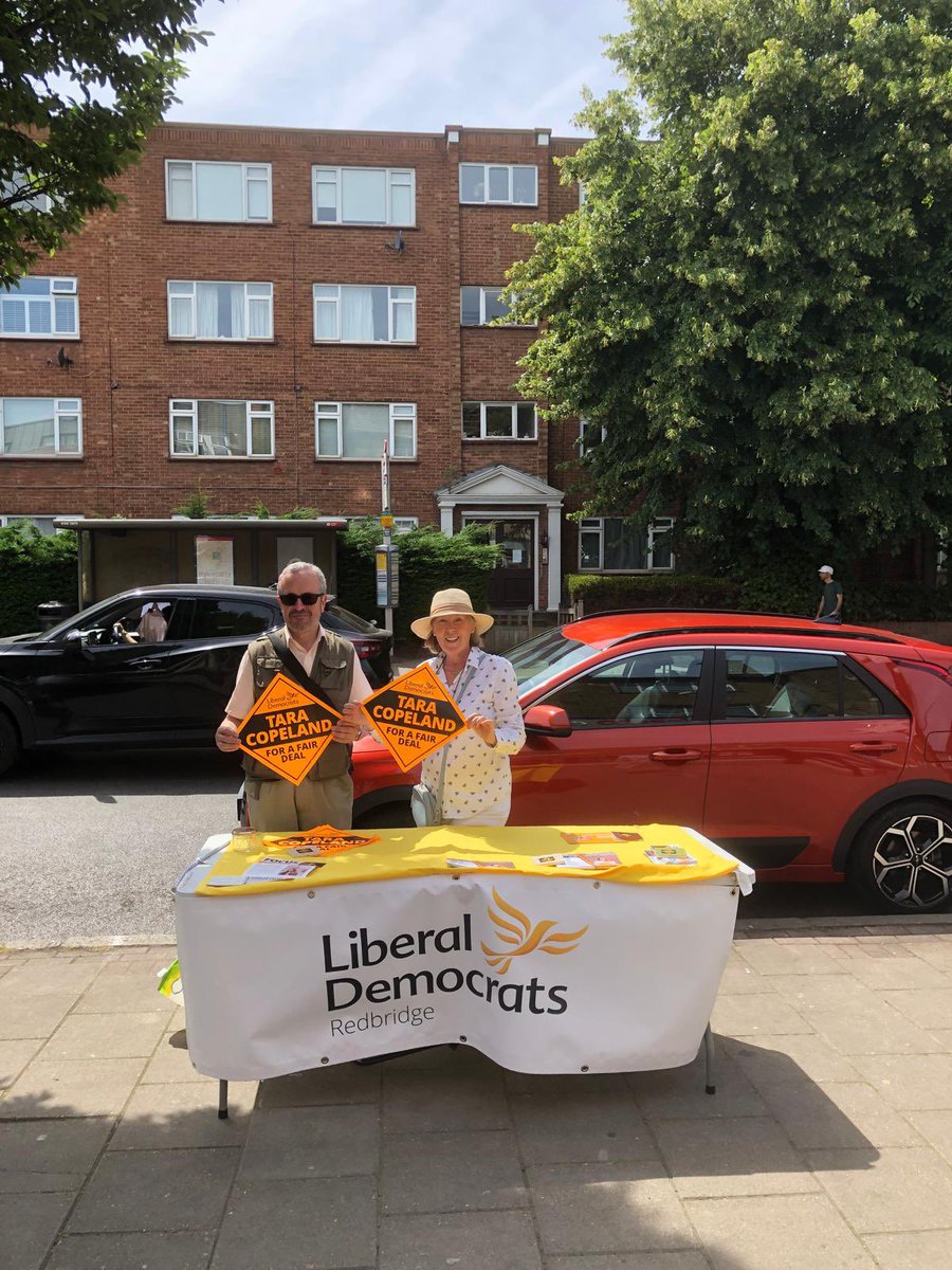 Another successful street stall in Wanstead in great weather supporting Tara Copeland <a href="/teacopes_/">Tara</a> for Leyton and Wanstead