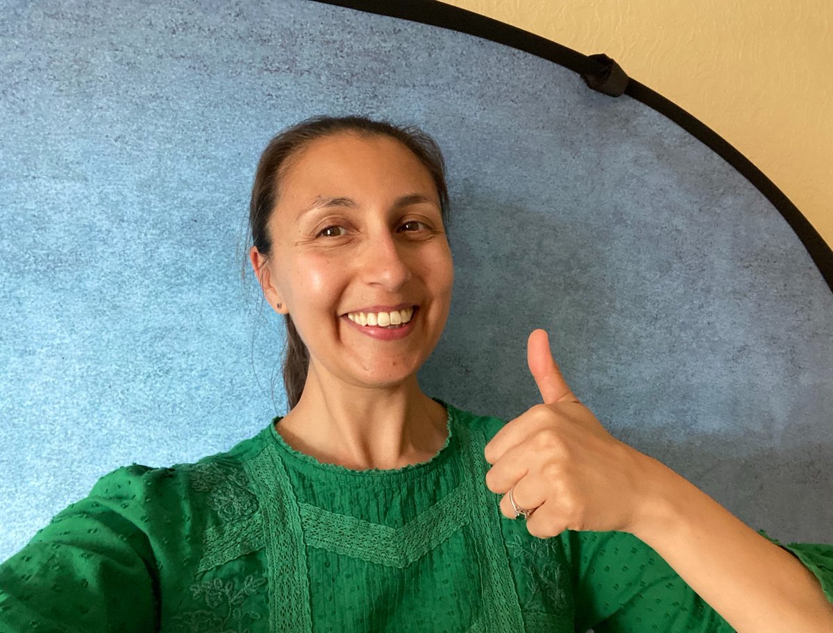 LdnLAMDATutor's tweet photo. That's my first few lessons taught! 😀

It's great to be back in my space teaching again. Or as I like to call it - "The Liane-Rose Bunce Studio of Acting" 😆 https://t.co/Hy7NhEpbZ9