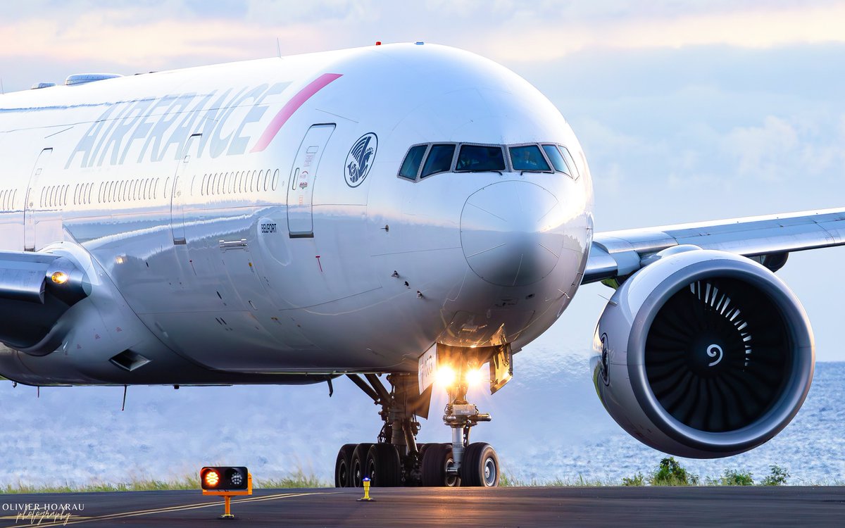 OlivierHoarau's tweet image. ✈️ #Belfort F-GNZG, a Boeing #TripleSeven arriving from Paris this morning 📸 @airfrance 👋
#aviation #airfrance #b777 #boeing777 #lareunion