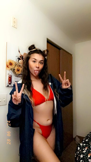 The difference just 1 year can make!!! First pic was taken 6/23 the second was yesterday! Ahhh love it<a href="/tag/letsplay"class="tags"><span>#letsplay</span></a><a href="/tag/porn"class="tags"><span>#porn</span></a><a href="/tag/femdom"class="tags"><span>#femdom</span></a><a href="/tag/dirty"class="tags"><span>#dirty</span></a><a href="/tag/baddie"class="tags"><span>#baddie</span></a><a href="/tag/brat"class="tags"><span>#brat</span></a><a href="/tag/daddy"class="tags"><span>#daddy</span></a>