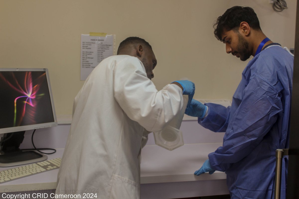 cam_crid's tweet photo. TRAINING-DAY4 
Day 4 was filled with hands-on #FACSCalibur sessions! The 16 trainees were divided into 3 groups to get practical experience operating the flow cytometer using beads. The sessions will continue on Monday.
@TReNDinAfrica
@CrickFlow https://t.co/r0vlx5WiPK