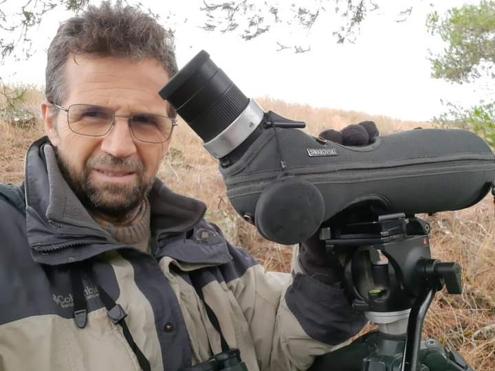 Hoy es un día muy triste para nosotros. Nos acaba de dejar nuestro socio Luis Mariano Barrientos. Fundador y presidente durante años de ASCEL, fue un referente en la conservación del lobo en España, pero ante todo gran compañero y un gran tipo. Que la tierra te sea leve Mariano.