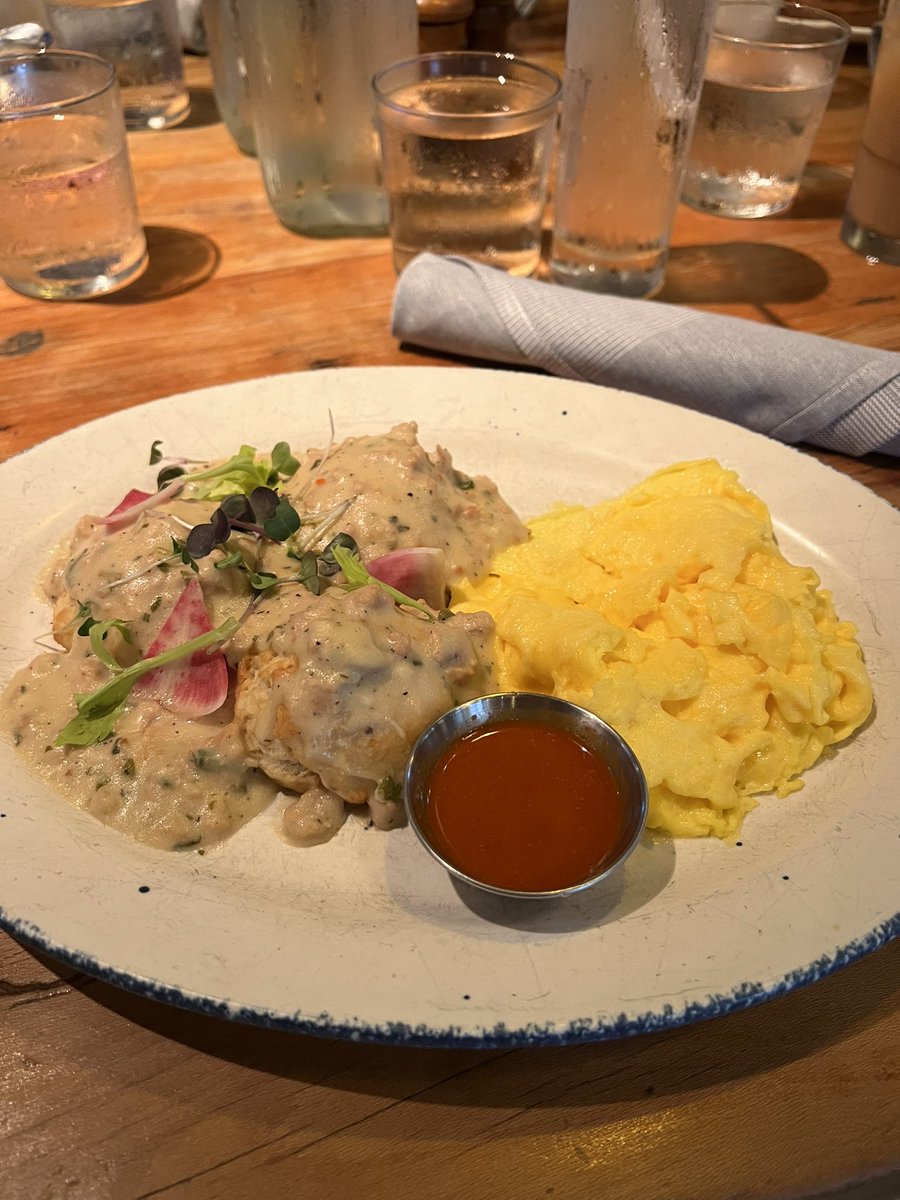Sierra_brown25's tweet photo. @nadiyaybarra this my breakfast 🥰 https://t.co/oTgDNJOuNj