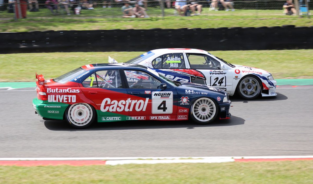 LOL_VO's tweet photo. Was great fun watching you battle (Toy with) Soper @JakeHillDriver at @Brands_Hatch https://t.co/EnQjpbNLmG