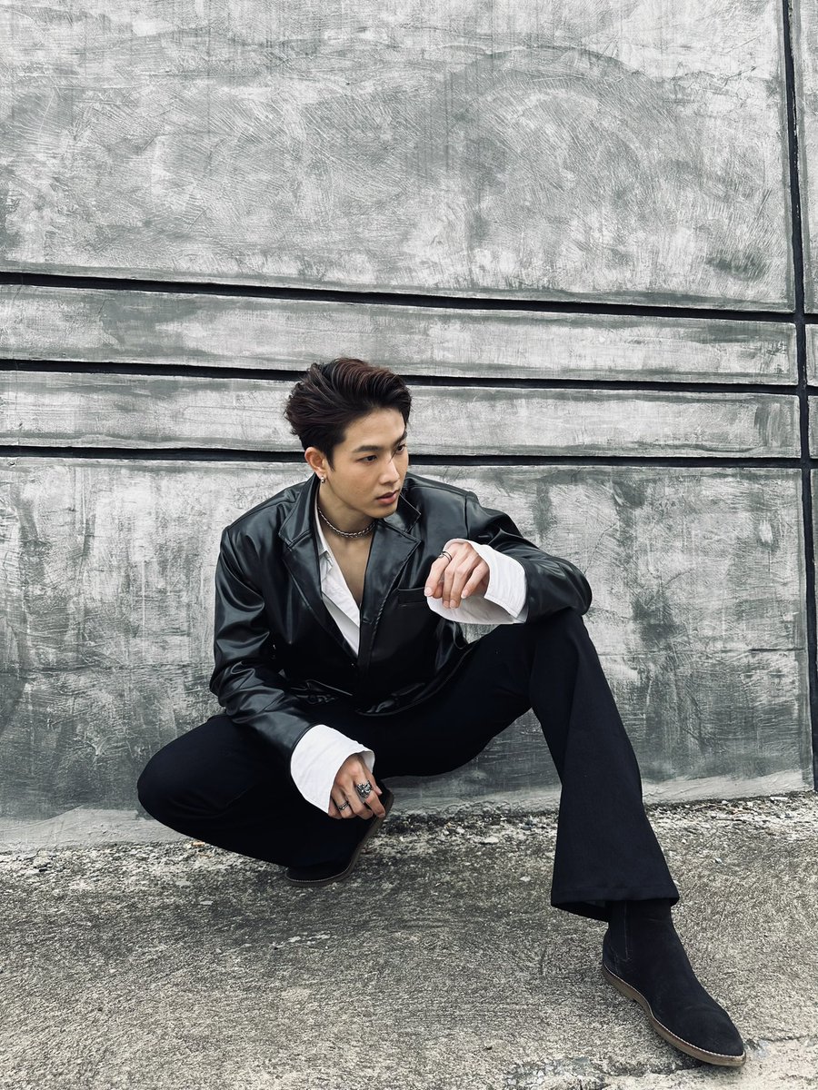 2Jkhunchalach's tweet photo. 2J ROCKSTYLE 🖤

#2JLionPink  #rockstyle #rockstar https://t.co/9BcQweDFB2