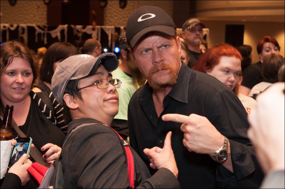 CoolmenRbornN64's tweet photo. @Cudlitz  Attending #WSCAtlanta .In an article that I read from #WalkerStalkerCon They say Michael is one of the best with the fans I agree 👍👍👍👍👍 https://t.co/5mYBJMYyPK