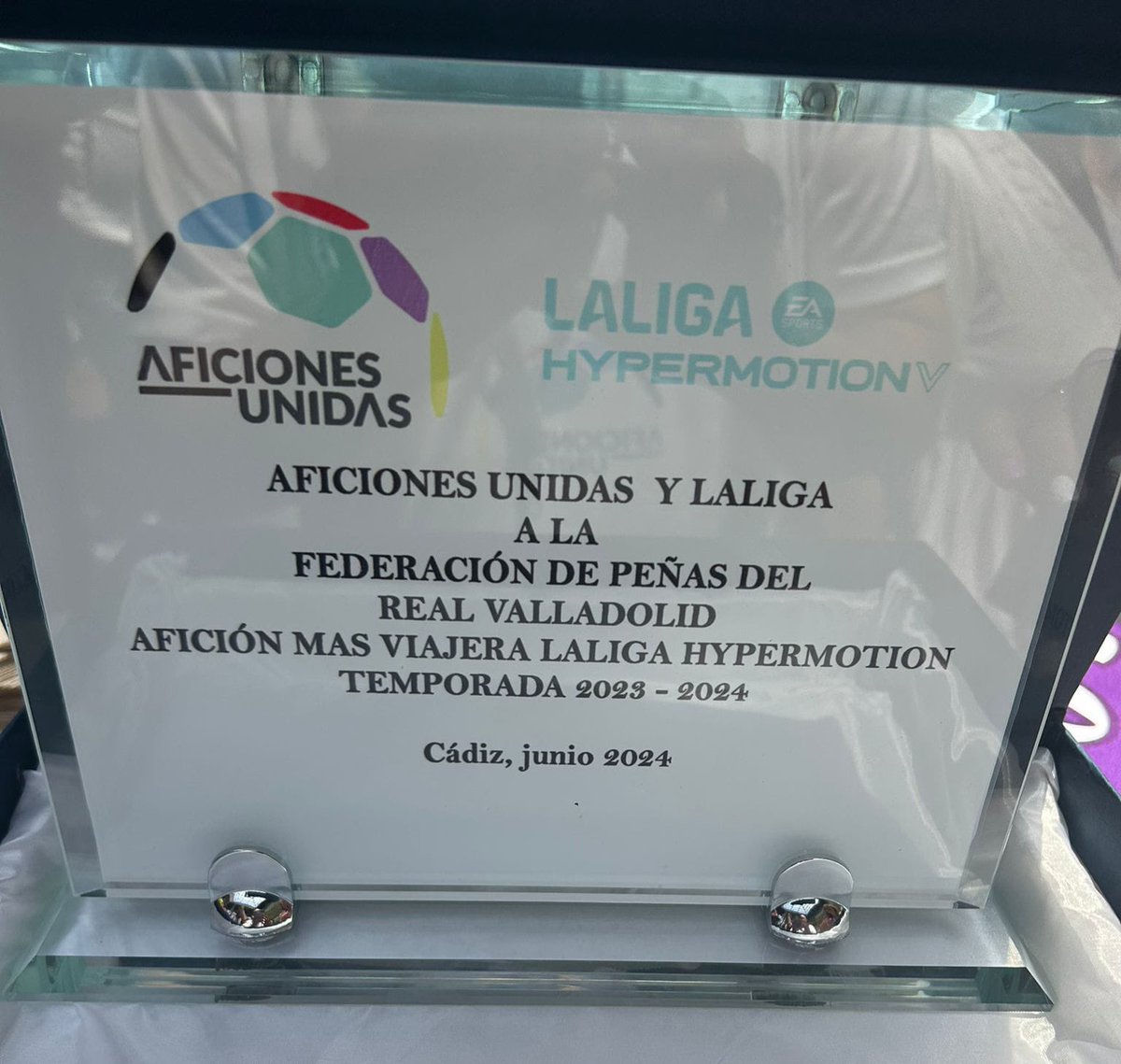 💜🥇Es un orgullo para la FPRV haber recibido en el Congreso  Nacional de Peñas celebrado hoy en Cadiz, el  premio otorgado de mano de: <a href="/AficionesUnidas/">Aficiones Unidas</a> y <a href="/laliga/">LALIGA</a> donde somos la AFICIÓN del <a href="/RealValladolid/">Real Valladolid C.F.</a> la más viajera de la temporada 23/24 de la pasada Liga Hypermotion.