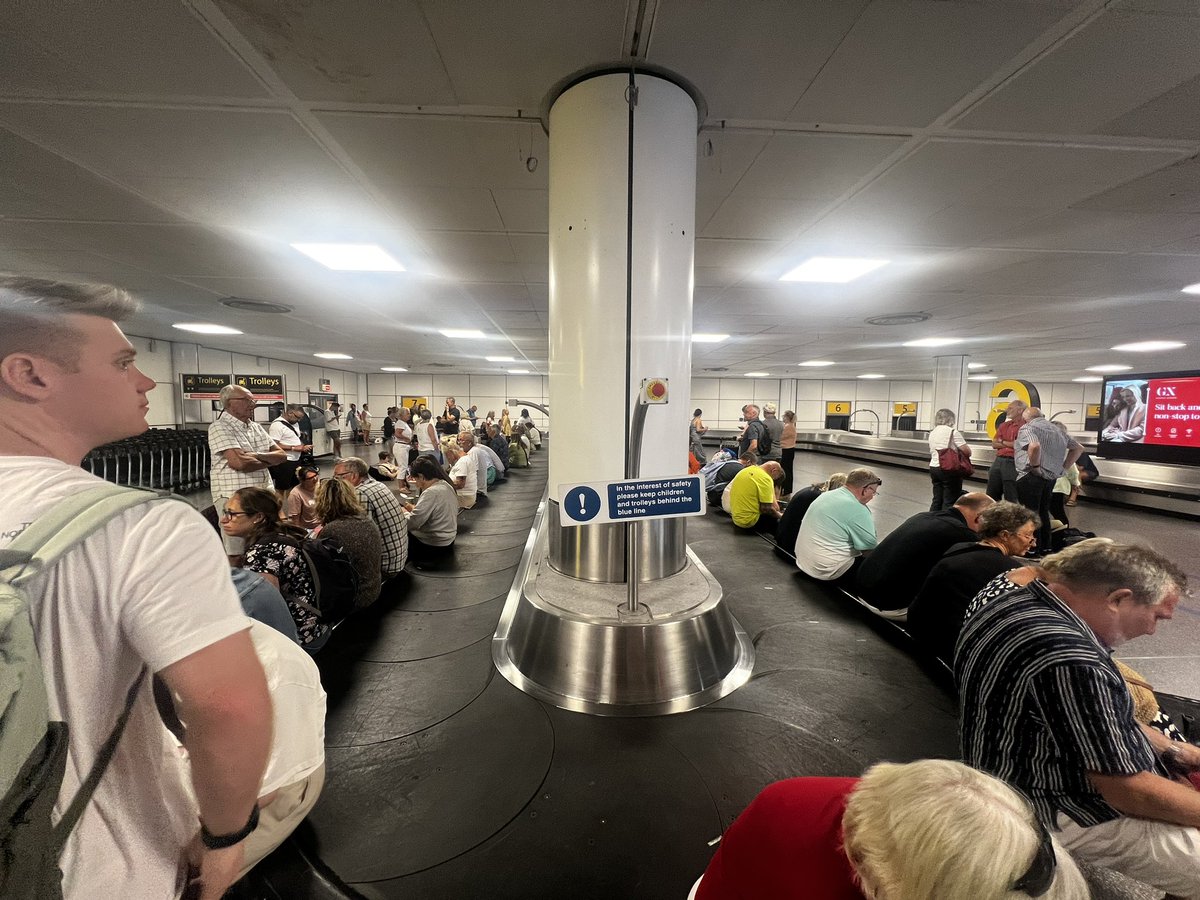 Over an hour and still waiting …. <a href="/Gatwick_Airport/">London Gatwick LGW</a> <a href="/TUIUK/">tuiuk</a> 

#BeeGate #bees