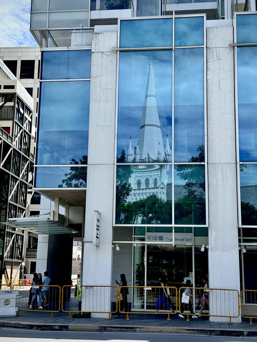 quekers's tweet photo. St Andrew’s Cathedral 
#ShotOniPhone
#StreetPhotography https://t.co/AUtaF1ITPj