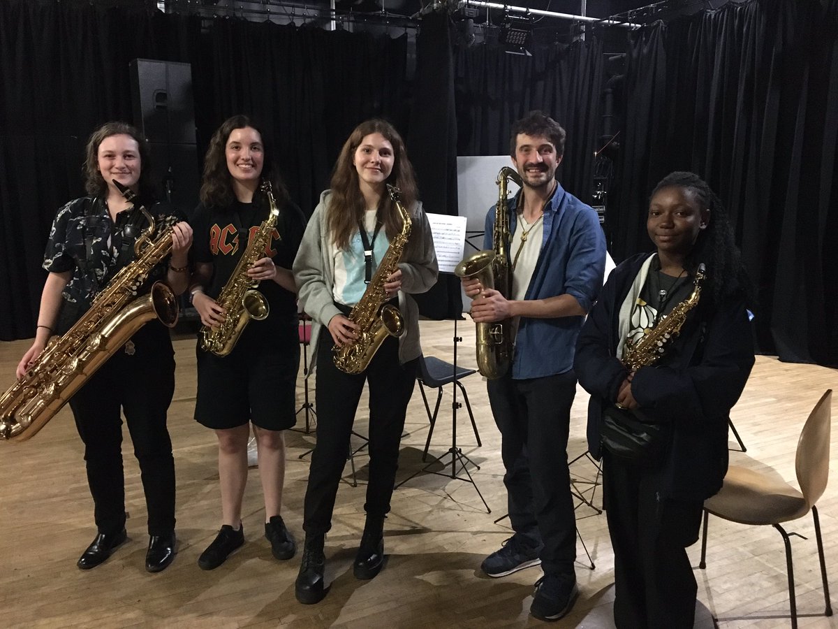 SIPS_music's tweet photo. Musicians from across the Black Country having an inspirational workshop with @Ivoneame 🎶🎺🎷 #sandwellmusic
 @arts_dudley @Wtonmusic @WalsallMusicHub @SIPS_Education https://t.co/w4RBzRItLT