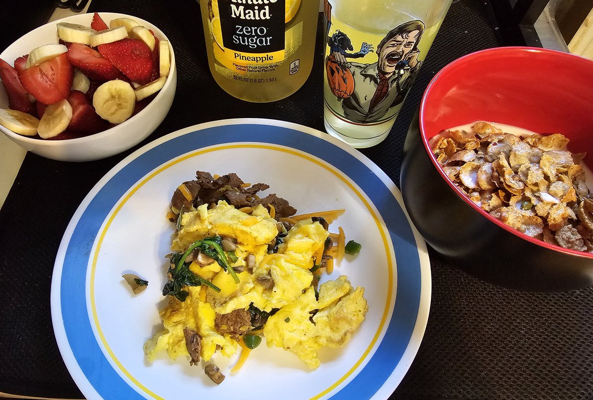 Fadingarcader's tweet photo. Morning my stunning, amazing friends! Starting with breakfast (steak, peppers, mushroom, spinach, & cheese egg scramble, fresh fruit, cereal, & juice) & some Street Sharks
And tonight is the first pre-jamboree virtual #MutantMeetup at 7pm CT
Have a jawesome day, all!
#MutantFam https://t.co/tgPOGSJIch