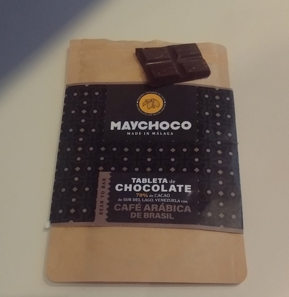 🍫Los últimos trozos de esta tableta de chocolate de <a href="/Maychoco_/">Maychoco</a> con cacao de Venezuela y café de Brasil😋. Hecha en #Málaga En un descanso. ¡Feliz tarde!