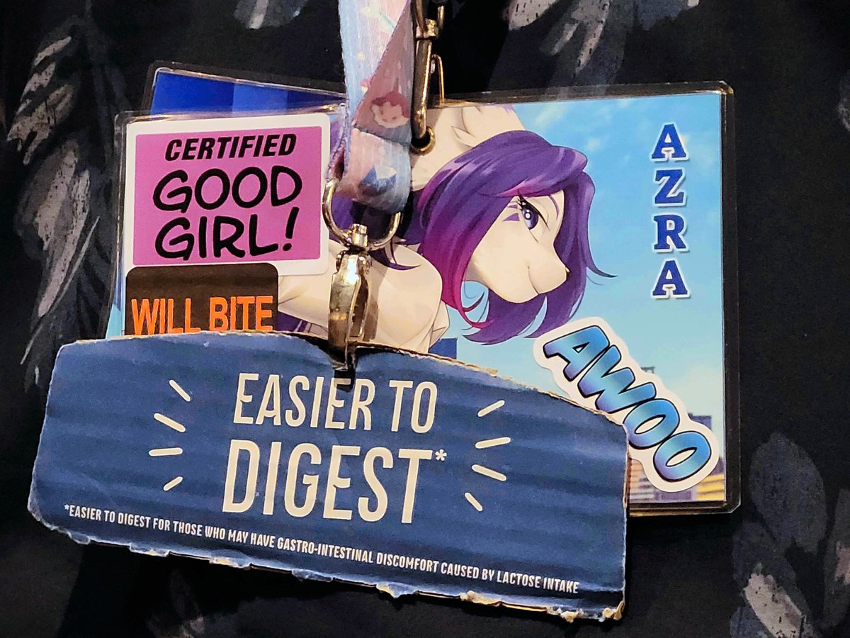 ...not sure if this free conbadge I got at the meet is a treat or a threat #justvorethings