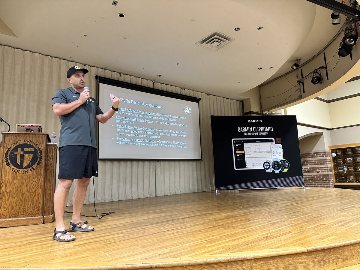 Chris McAfee (@coachmcafee) on Twitter photo Mike Power of Bentonville, Arkansas starts day 2 of the Garmin Clipboard <a href="/SummitDistance/">Heartland Distance Summit</a> !! Mike Power of Bentonville, Arkansas starts day 2 of the Garmin Clipboard <a href="/SummitDistance/">Heartland Distance Summit</a> !!