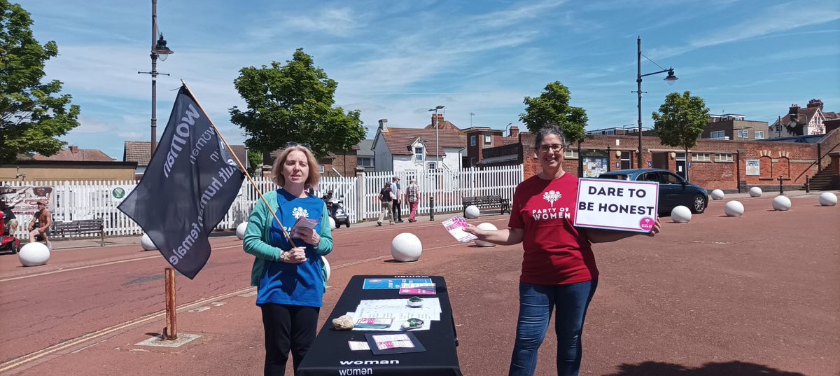 Out in #Bexhill today with #PartyofWomen candidate Julia Long <a href="/OnChairs/">Julia Long Ultra</a>. Most people agree with our stance. 🥳
Of course a massive bloke in a frock and his handmaiden came along to shout over us with their lies. 🙄
