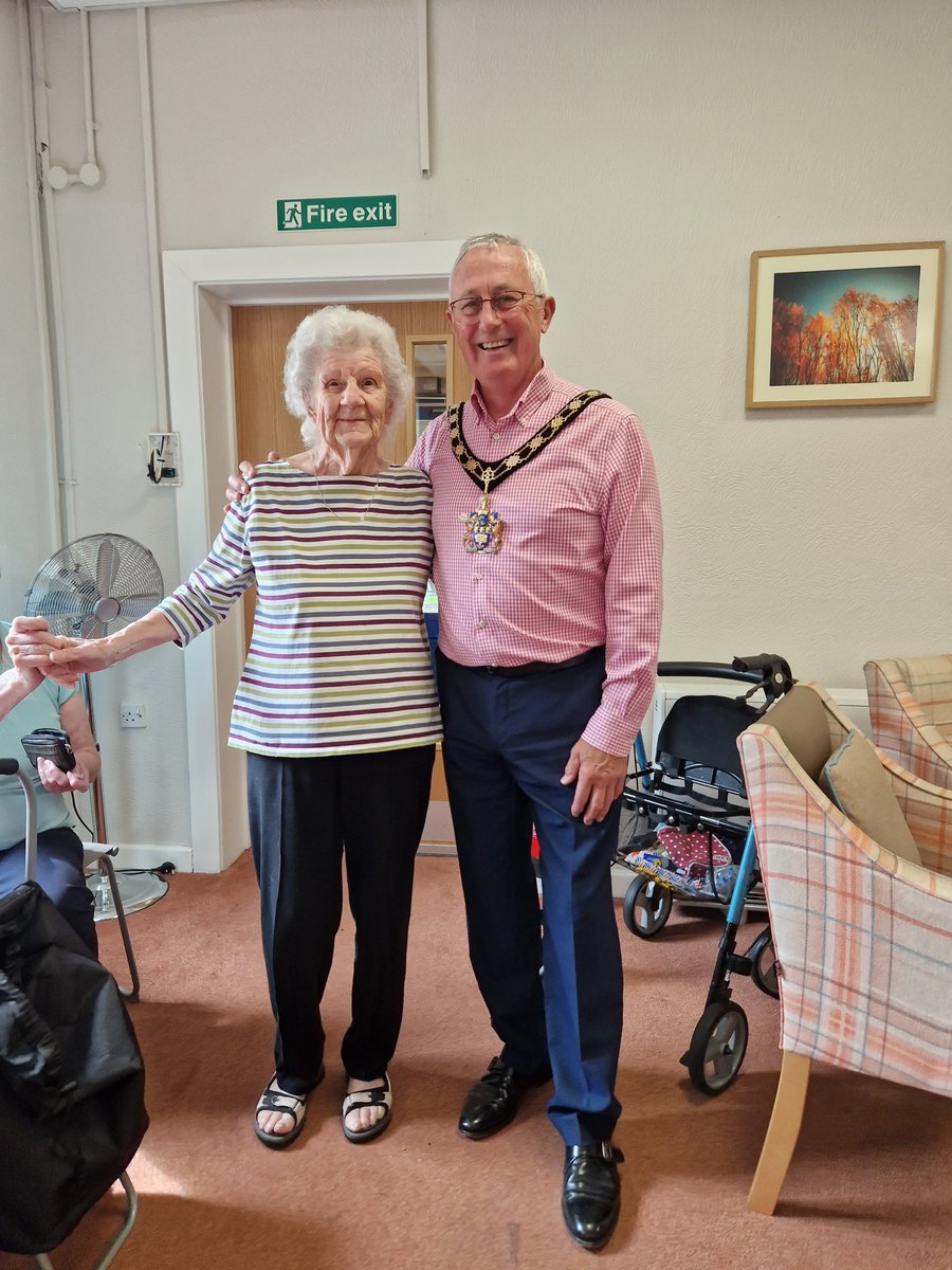 @cllrviv (@viv_mccrossen) on Twitter photo A massive thank you from the Mayor of Gedling to Foxhill Court Community Centre for raising Β£500 for the Mayor's charity Parkinson uk. Well done Olwyn who is 101 years old !!@GedlingLeader <a href="/GedlingBC/">Gedling Borough Council</a> A massive thank you from the Mayor of Gedling to Foxhill Court Community Centre for raising Β£500 for the Mayor's charity Parkinson uk. Well done Olwyn who is 101 years old !!@GedlingLeader <a href="/GedlingBC/">Gedling Borough Council</a>