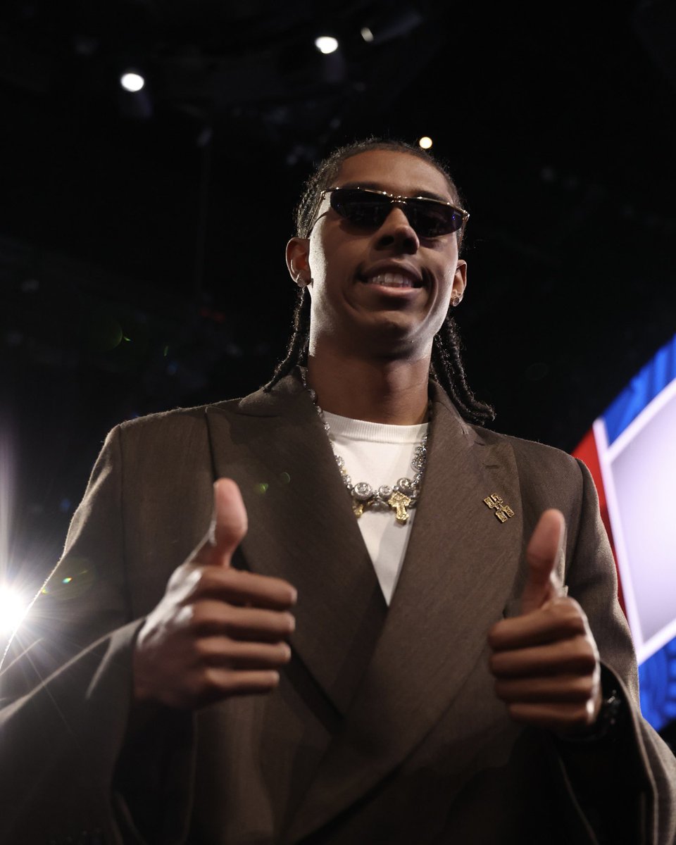 utahjazz's tweet photo. two thumbs up if you crushed the draft 👍👍 https://t.co/uLezydIxUq