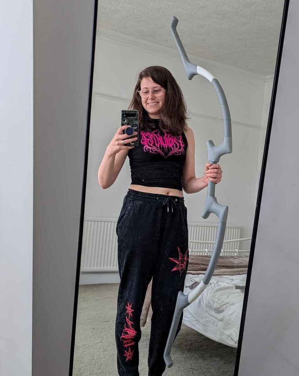 Got a Vex bow printed by <a href="/BottlesFizzy/">Fizzy_Bottles</a> and it's LARGE. Excited to get it sanded and painted!