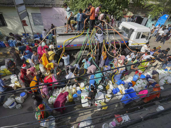 jayati_patel1's tweet photo. @ShivAroor First should be this...delhi in every summer https://t.co/aHDu1S5HH9